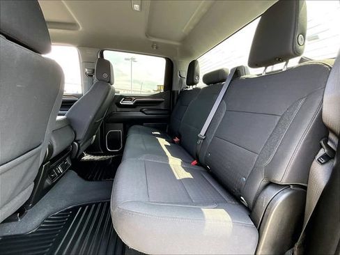 Used 2023 Chevrolet Silverado 1500 LT AWD/4WD image 15