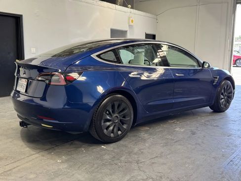 Used 2020 Tesla Model 3 Standard Range Plus image 4