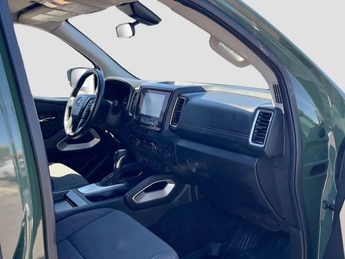 Used 2024 Nissan Frontier SV w/ SV Convenience Package AWD/4WD image 27