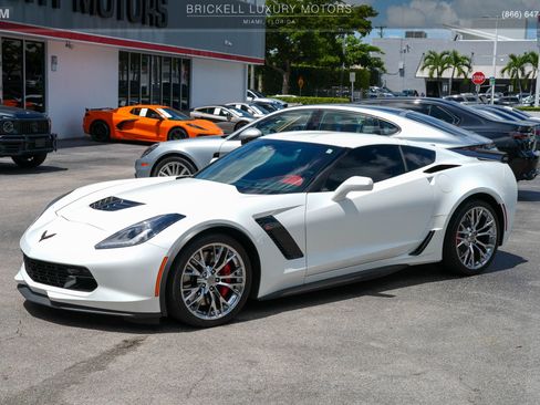 Used 2019 Chevrolet Corvette Z06 RWD image 3