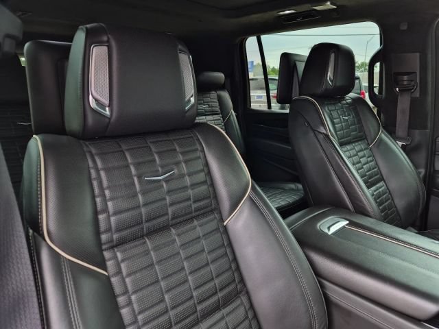 Used 2023 Cadillac Escalade ESV V w/ Heavy-Duty Trailer Package AWD/4WD image 15