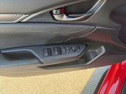 Used 2018 Honda Civic Sport Touring image 9