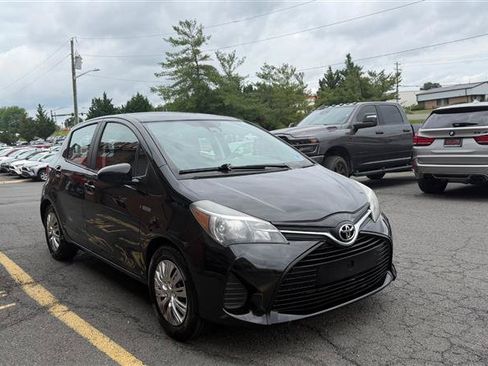 Used 2017 Toyota Yaris L w/ Carpet Mat Package FWD image 3
