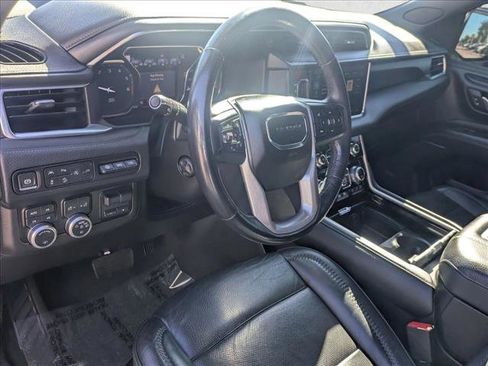 Used 2021 GMC Yukon Denali w/ Denali Ultimate Package image 10