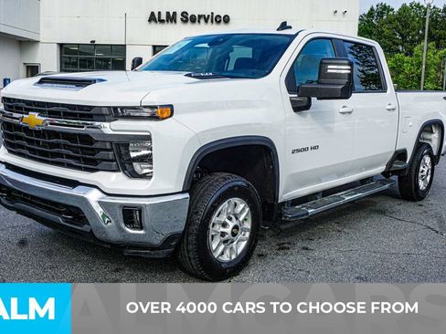 Used 2025 Chevrolet Silverado 2500 LT w/ Convenience Package AWD/4WD image 3