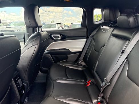 Certified 2025 Jeep Compass Limited AWD/4WD image 14