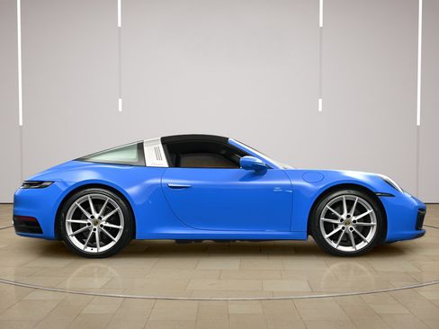 Certified 2022 Porsche 911 Targa 4S AWD/4WD image 34