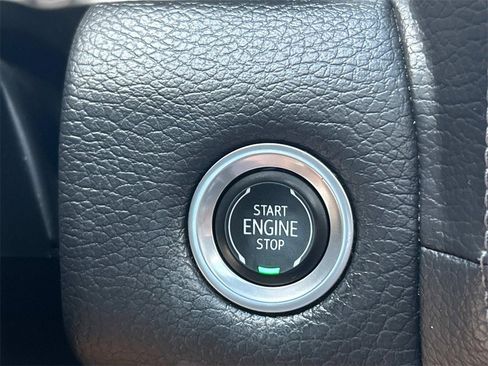 Used 2022 GMC Yukon XL Denali image 34