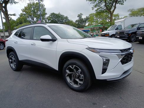 New 2026 Chevrolet Trax LT w/ Driver Confidence Package image 1