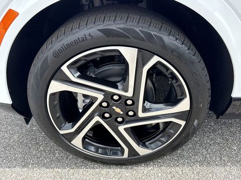 New 2026 Chevrolet Equinox EV LT image 9