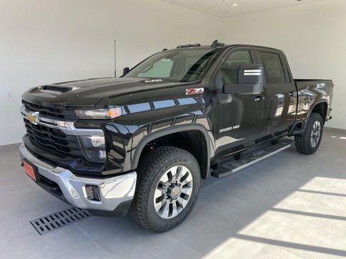 New 2026 Chevrolet Silverado 3500 LT image 1