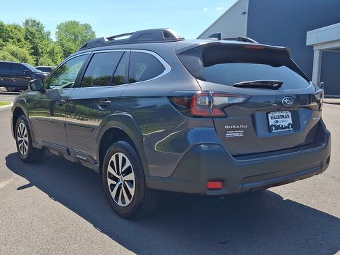 Used 2023 Subaru Outback Premium AWD/4WD image 5