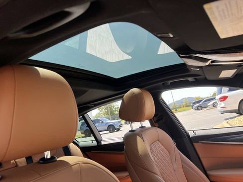 Used 2022 BMW 530i w/ M Sport Package RWD image 36