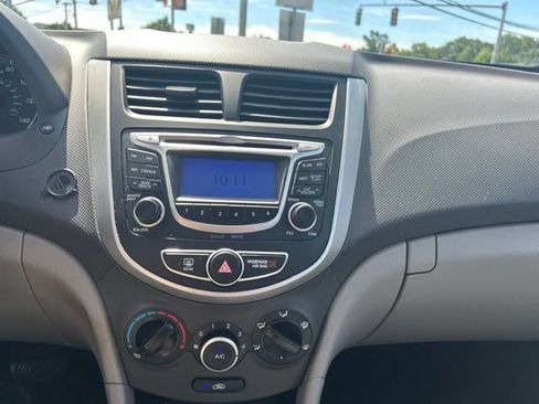 Used 2013 Hyundai Accent GLS FWD image 15
