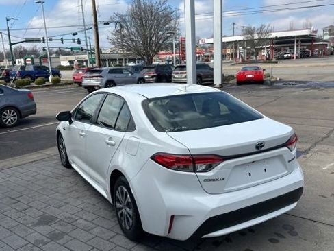 Used 2021 Toyota Corolla LE image 16