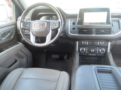 Used 2022 GMC Yukon XL SLT w/ SLT Premium Package AWD/4WD image 13