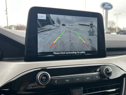 Used 2022 Ford Escape SEL image 18