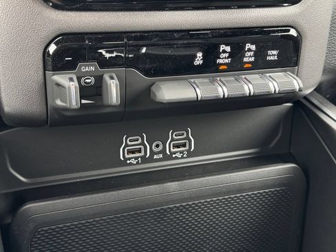 New 2026 RAM 1500 Big Horn w/ Night Edition AWD/4WD image 19