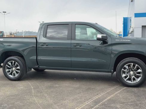 Used 2025 Chevrolet Silverado 1500 LT image 9