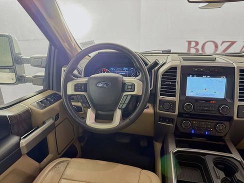 Used 2017 Ford F250 Lariat w/ Lariat Ultimate Package AWD/4WD image 24