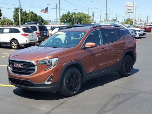 Used 2019 GMC Terrain SLE w/ Driver Convenience Package AWD/4WD image 2