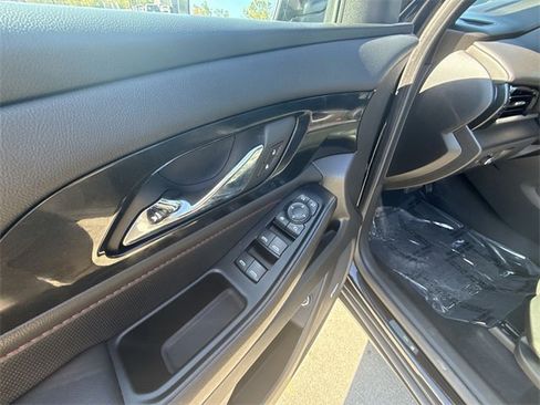 Used 2024 Chevrolet Traverse RS image 13