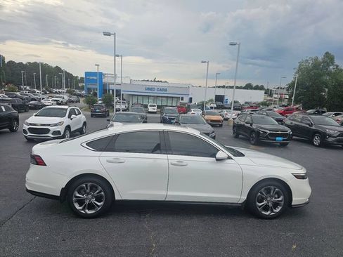 Used 2024 Honda Accord EX image 9