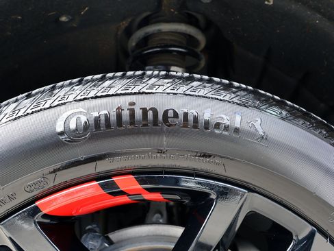 Used 2021 Chevrolet Traverse Premier w/ Redline Edition image 34