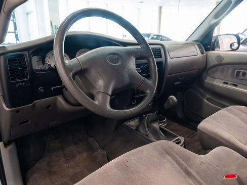 Used 2004 Toyota Tacoma 2WD Xtracab image 17