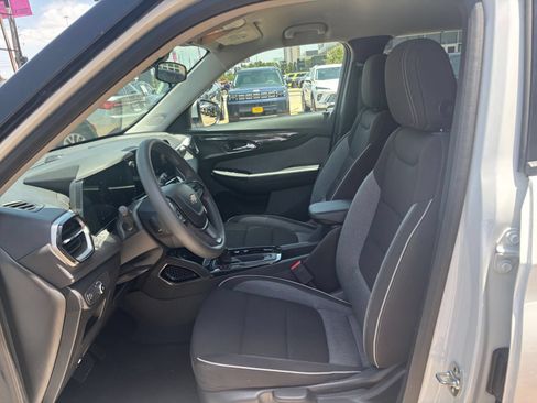 Used 2025 Chevrolet TrailBlazer LT w/ Driver Confidence Package AWD/4WD image 25