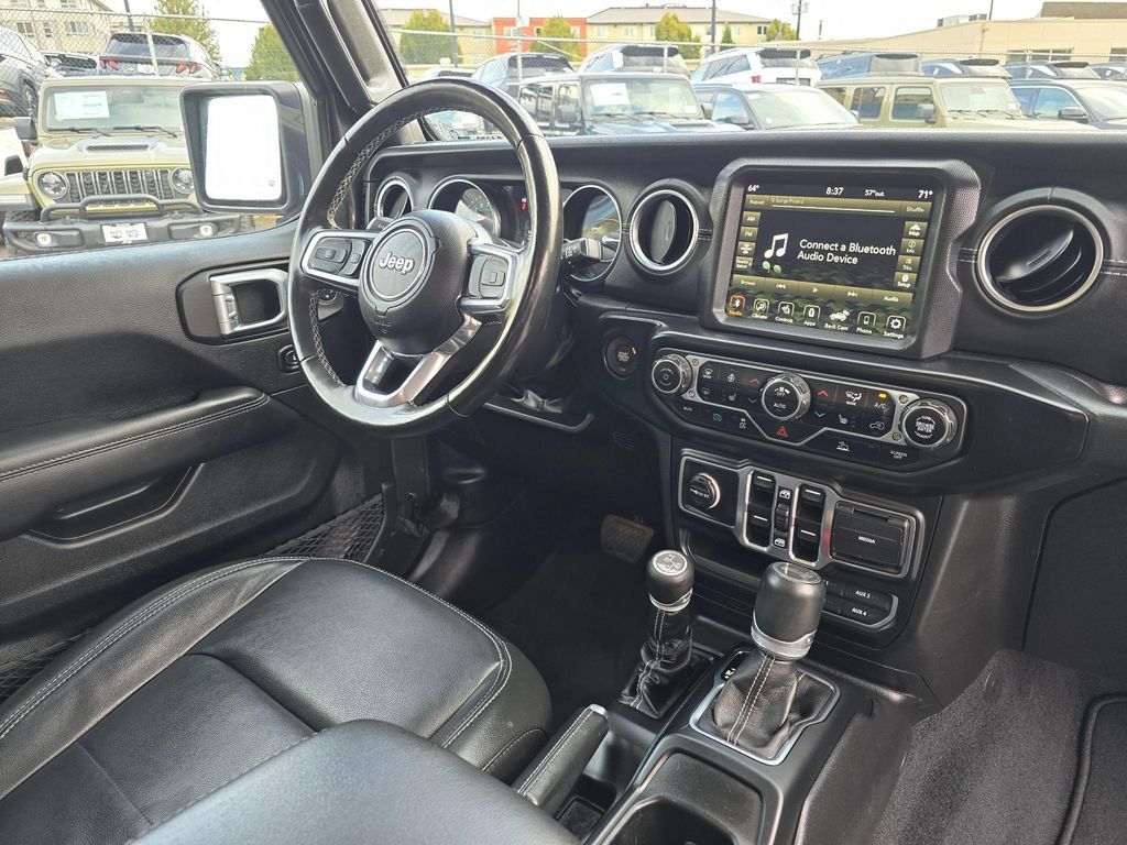 Used 2022 Jeep Wrangler Unlimited Sahara w/ Cold Weather Group AWD/4WD image 11