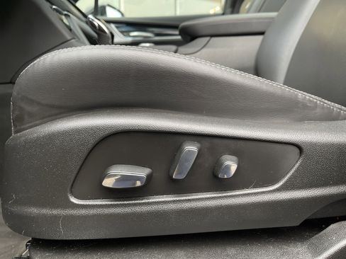 Certified 2025 Cadillac XT5 Premium Luxury image 18