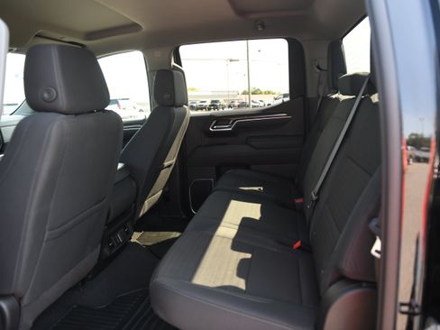 Used 2026 Chevrolet Silverado 1500 LT AWD/4WD image 12