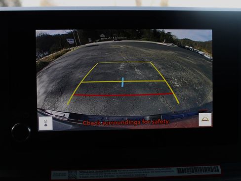 Used 2025 Toyota Tacoma SR5 image 29