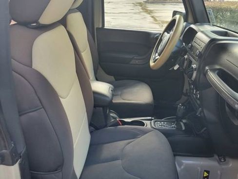 Used 2017 Jeep Wrangler Sport image 12