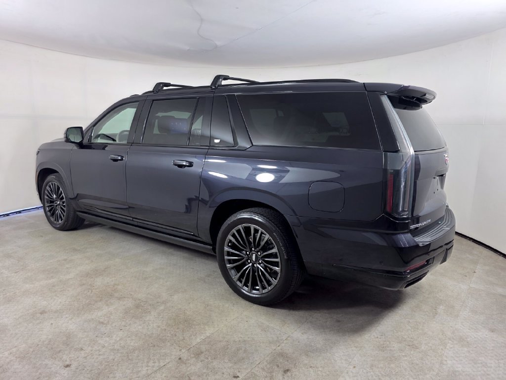 Used 2025 Cadillac Escalade ESV Sport Platinum AWD/4WD image 6