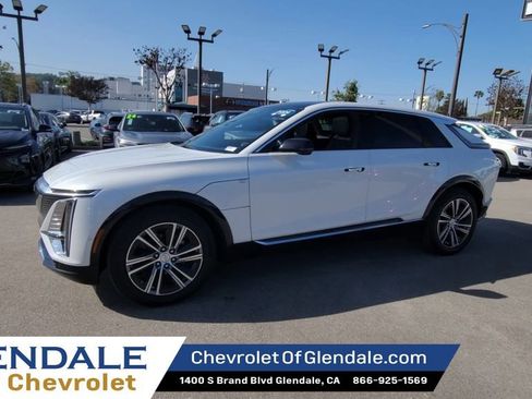 Certified 2024 Cadillac Lyriq Luxury image 4