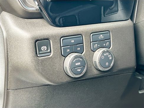 Used 2024 Chevrolet Silverado 2500 LT image 10