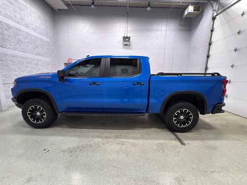 Used 2022 Chevrolet Silverado 1500 ZR2 w/ Technology Package AWD/4WD image 8