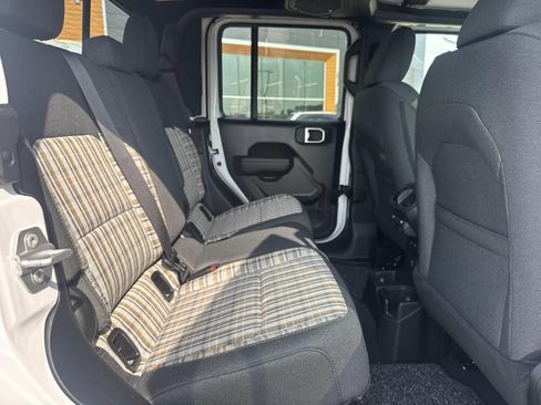 New 2026 Jeep Gladiator Sport AWD/4WD image 8