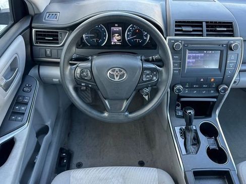 Used 2017 Toyota Camry LE FWD image 16