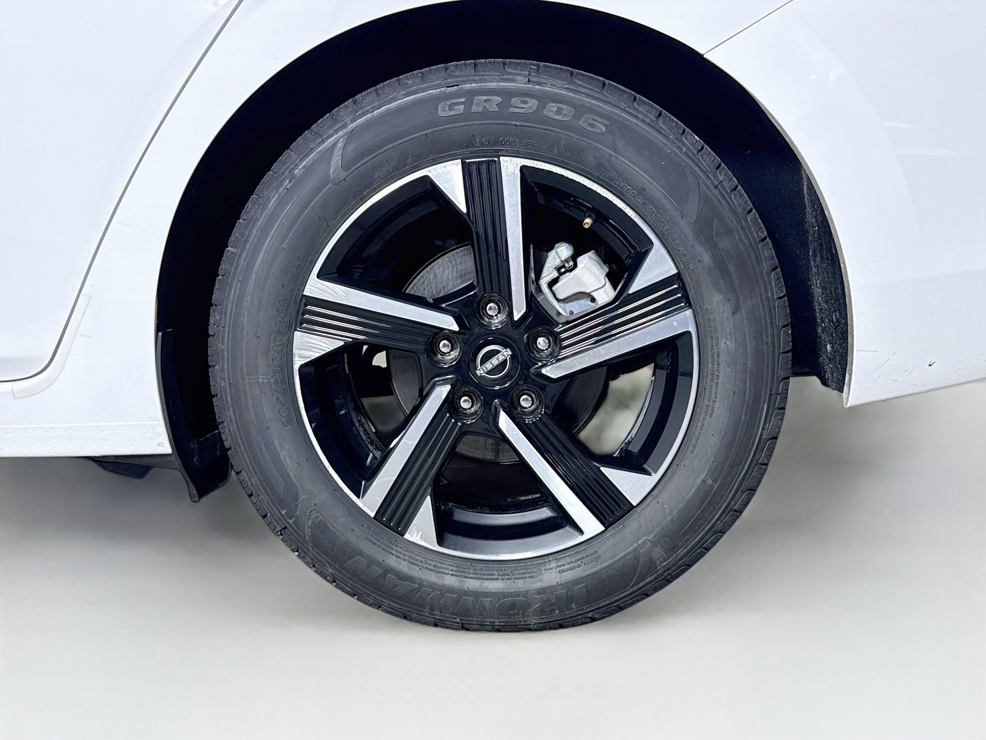 Used 2024 Nissan Sentra SV FWD image 35