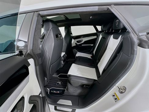 Used 2021 Lamborghini Urus image 27