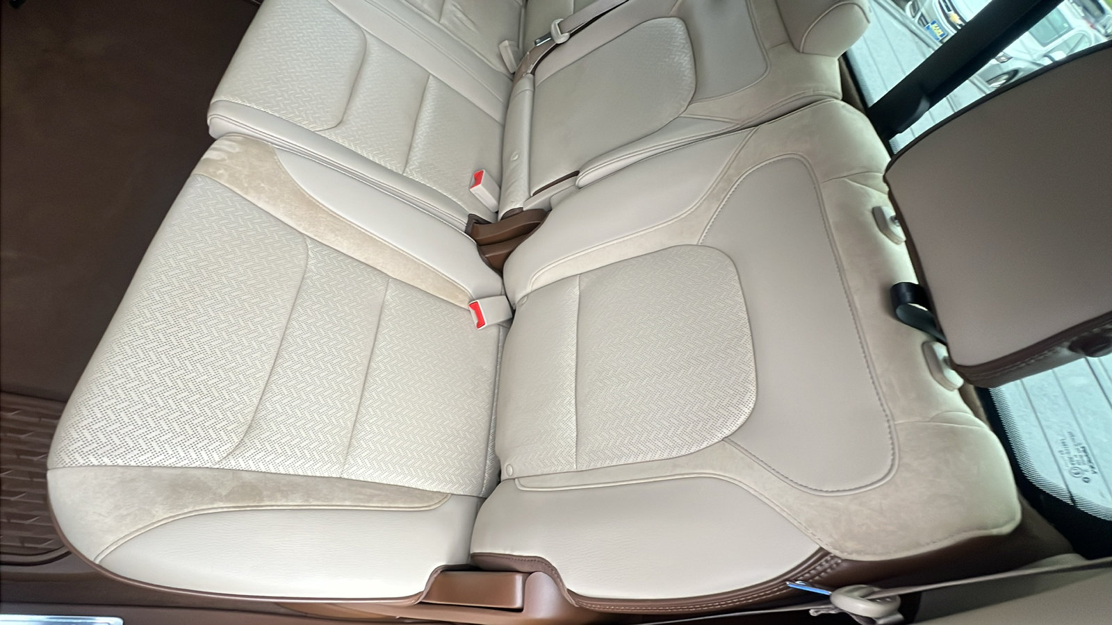 Used 2019 RAM 1500 Laramie AWD/4WD image 16