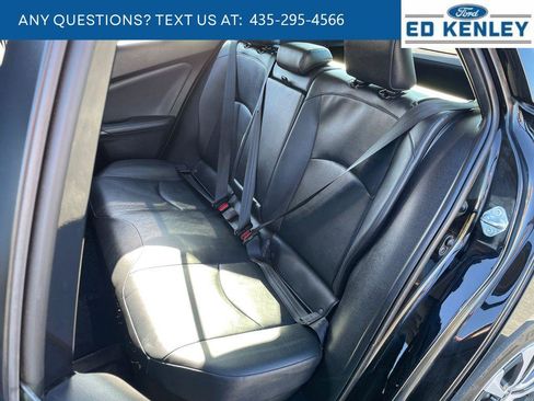 Used 2020 Toyota Prius XLE image 6