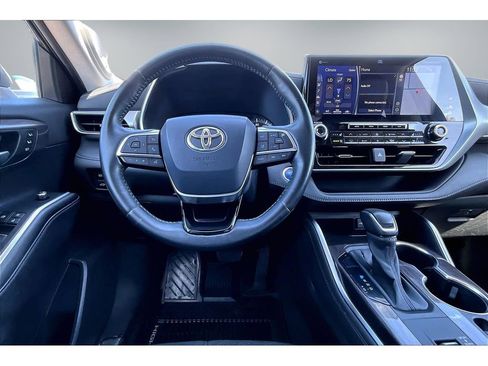 Used 2021 Toyota Highlander Platinum AWD/4WD image 8