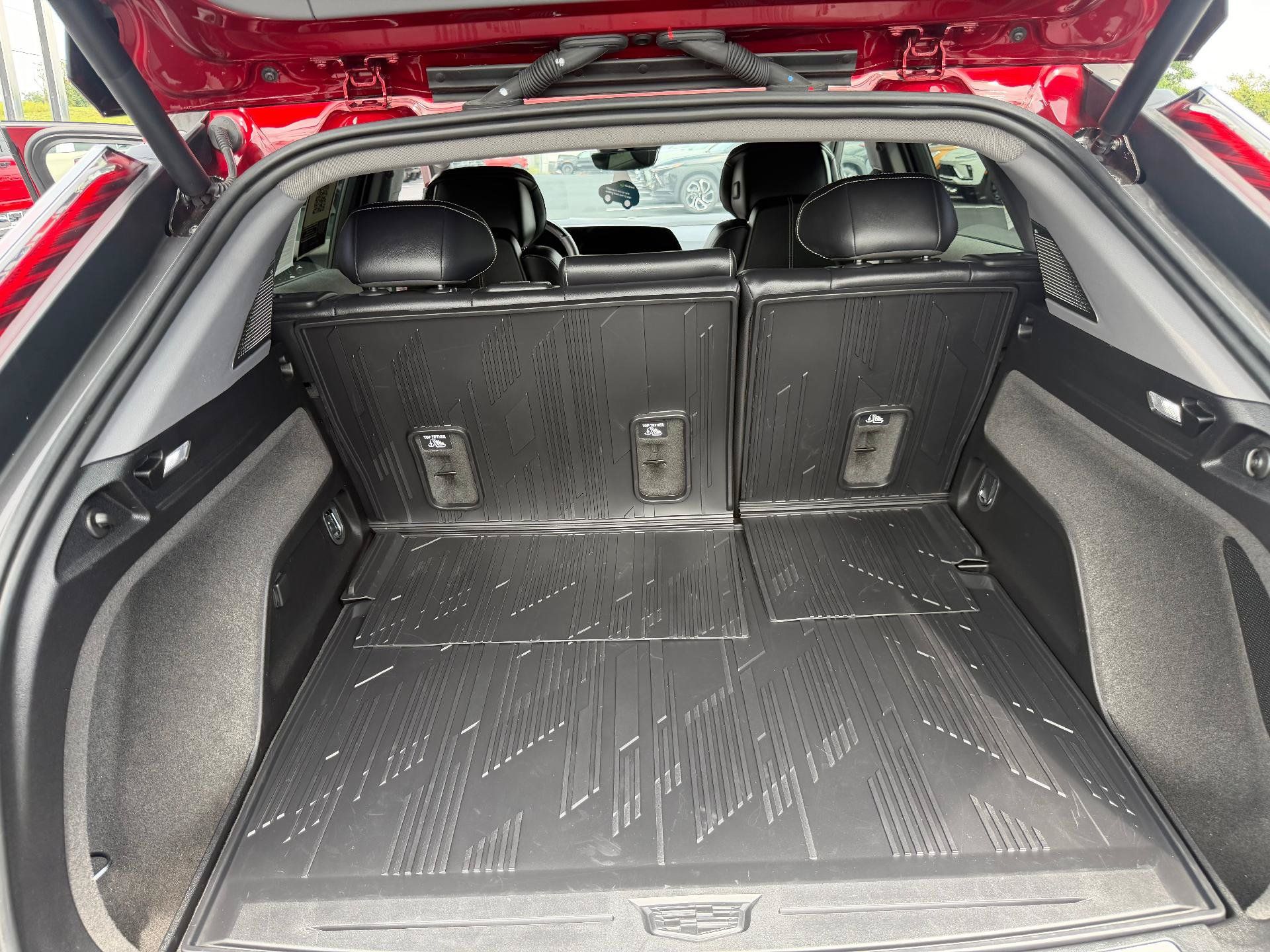 Certified 2025 Cadillac Optiq Sport 2 w/ LPO, Floor Liner Package AWD/4WD image 15