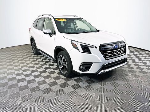 Used 2023 Subaru Forester Touring image 3