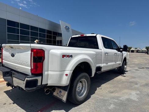 Used 2023 Ford F350 Lariat w/ Lariat Ultimate Package AWD/4WD image 3