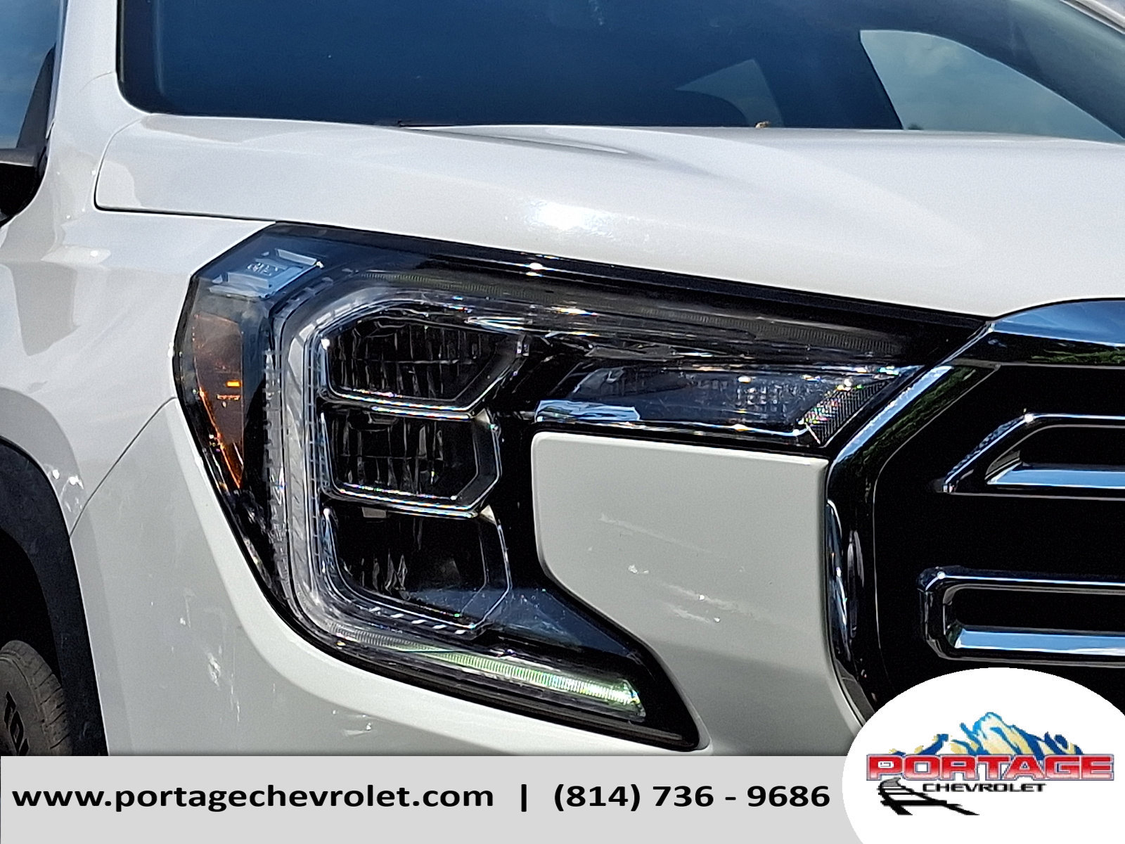 Used 2024 GMC Terrain SLT AWD/4WD image 10